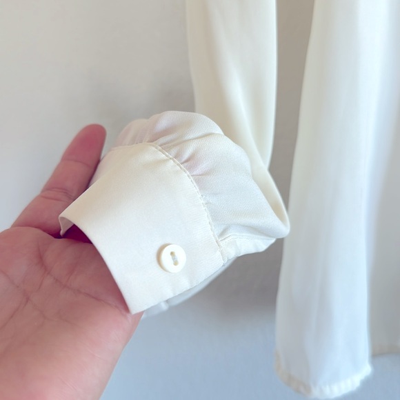 Gorgeous Suit Blouse off white sheer long sleeve with front collar large bow - Picture 4 of 7